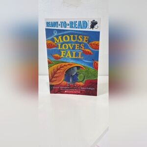 Scholastic Mouse Loves Fall Book